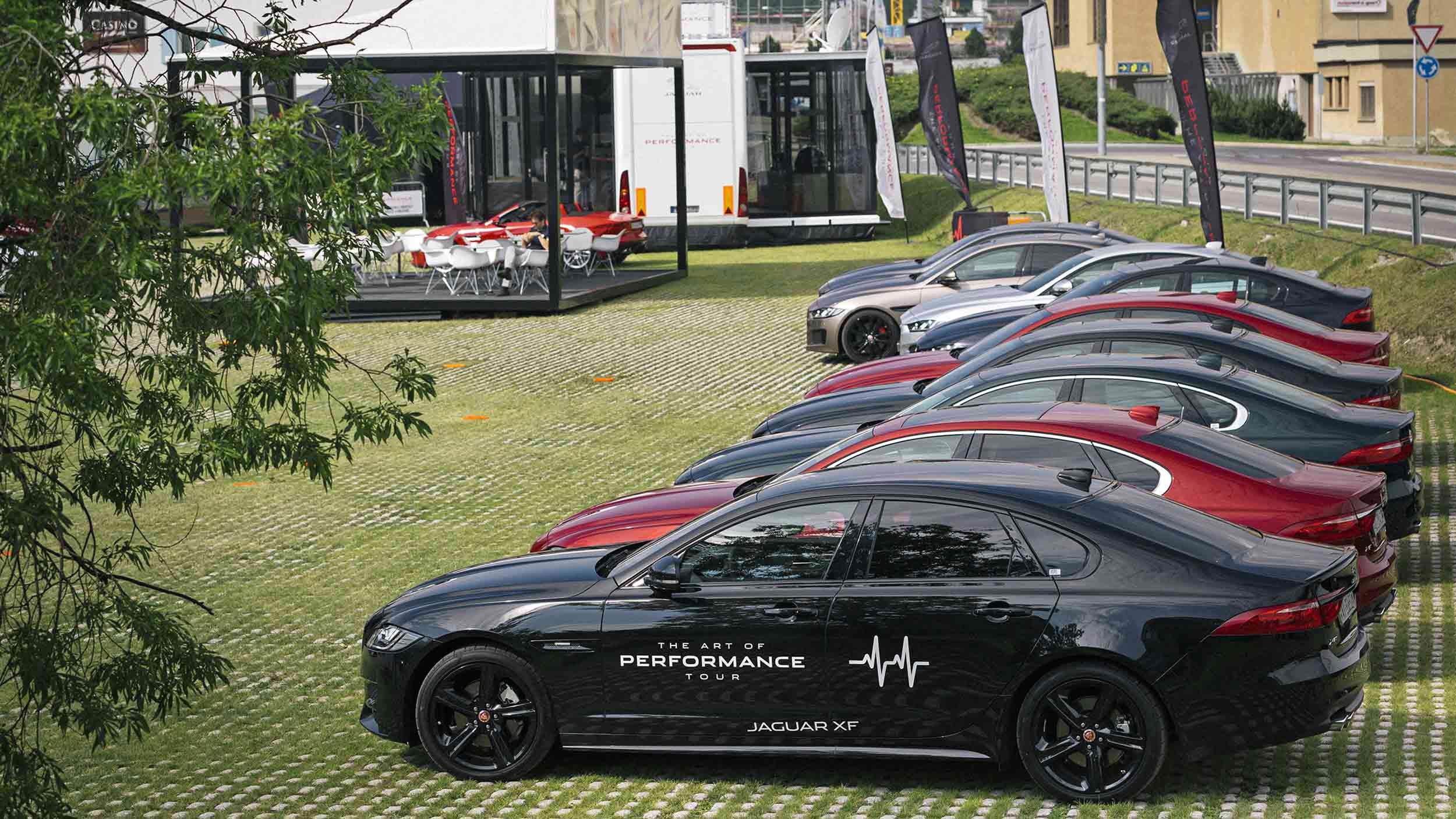 JAGUAR: The Art of Performance Tour Zürich – Genf – St. Moritz